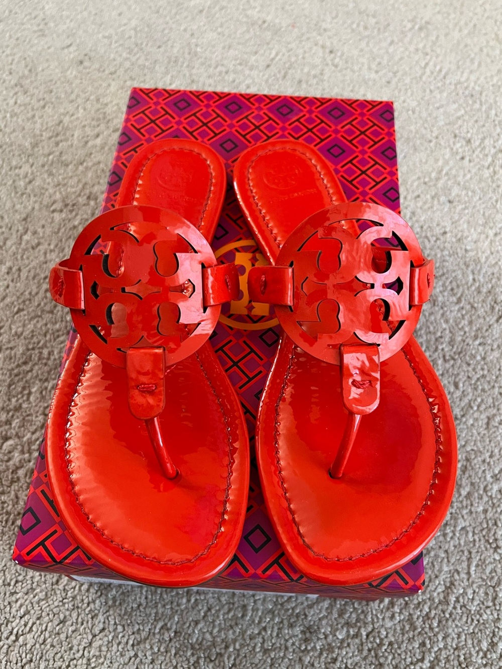 Tory Burch Women’s Patent Leather Thong Sandals